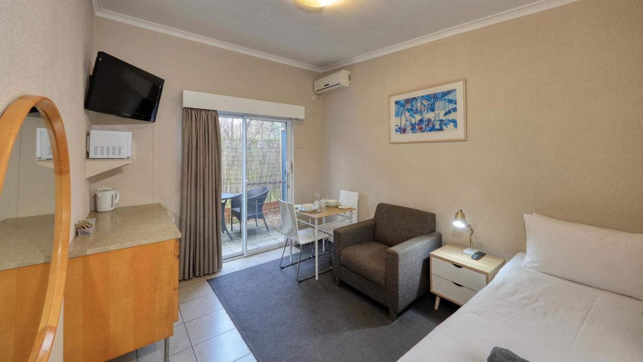 Hamilton Hume Motor Inn Yass Ngoại thất bức ảnh